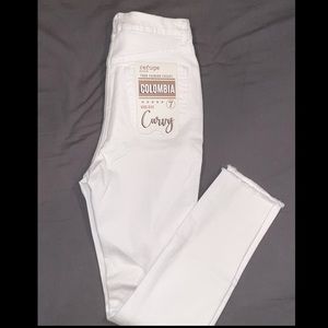***BRAND NEW!!***  “Colombia curvy” high rise jeans/ White/ Size: 7